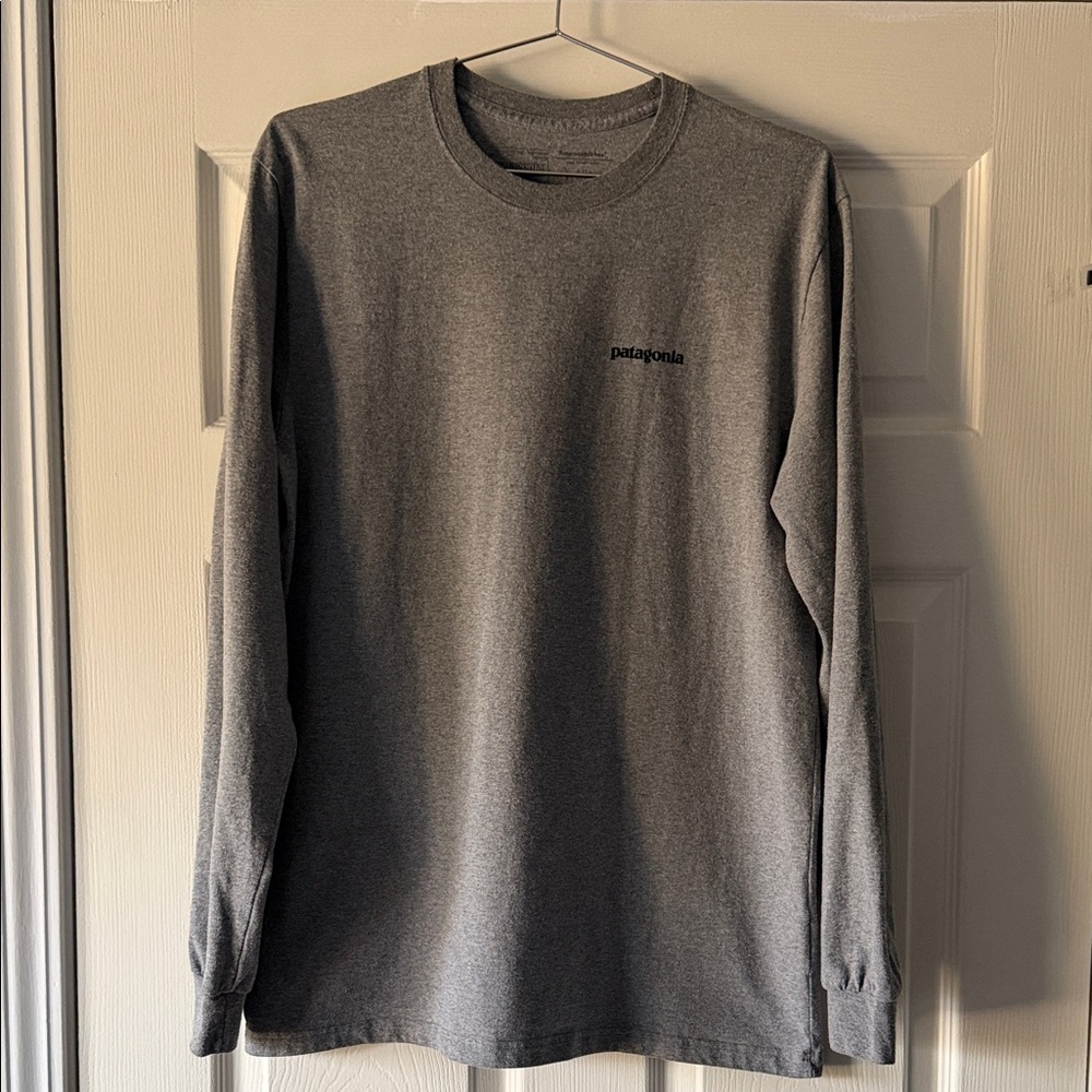 Patagonia Men's Heather Gray Long Sleeve Shirt. Medium. Great condition.